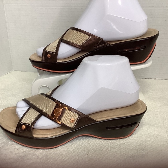 Cole Haan Shoes - Cole Haan Nike air ladies cross‎ strap slides platform beige/copper
